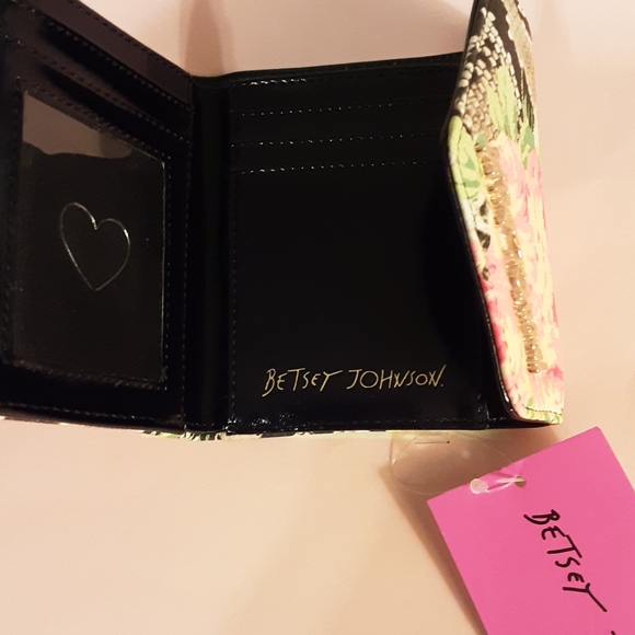 NWT Betsey Johnson Floral & Snakskin Flap Wallet - Picture 4 of 5